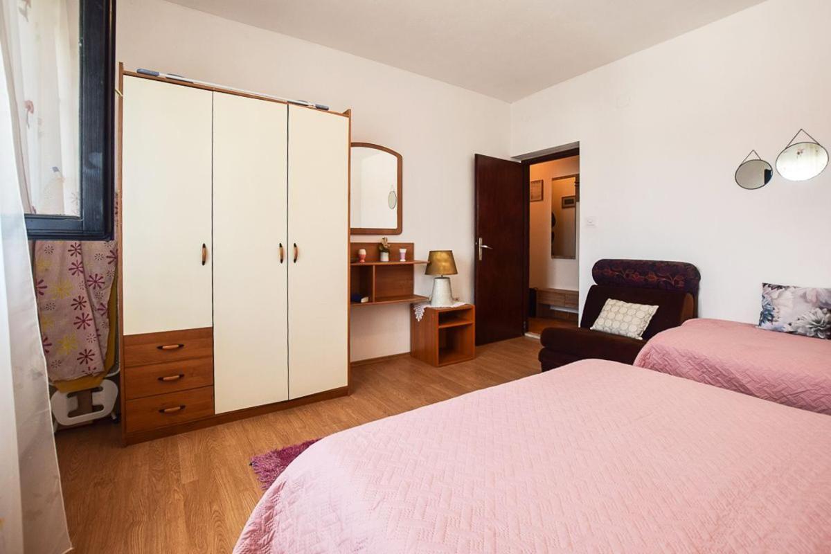 Apartments Derado Supetar Eksteriør billede